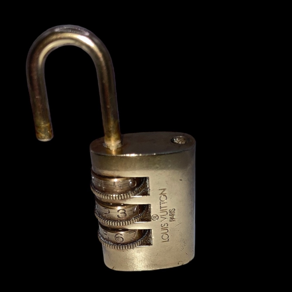 VUITTON-Extremely Rare Vintage Dial Padlock with Combination. - Picture 7 of 7